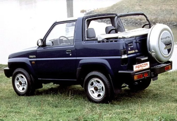Daihatsu Feroza angular rear view