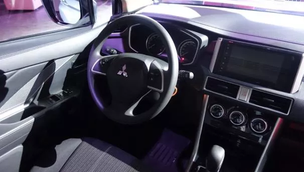 Mitsubishi Xpander 2018 GLX Premium cabin