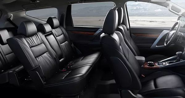 Mitsubishi Montero 2018 cabin