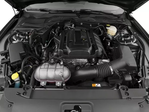 2.0 L Ecoboost Ford Mustang engine