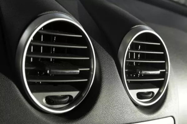 According to Howstuffworks, automotive air conditioning system, no matter whether it is on or off, does not affect the engine of the car air conditioning in car