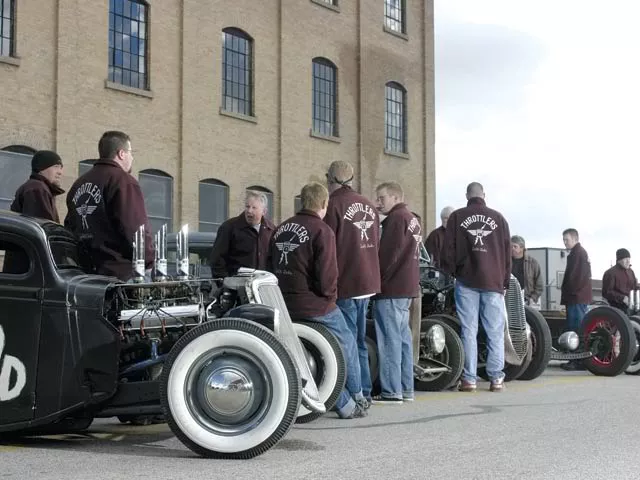 offline meeting of car enthusiasts