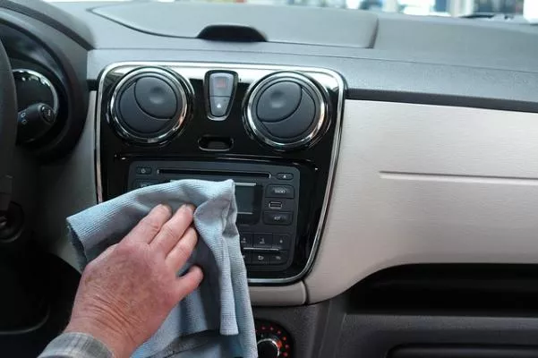 Car owners also need regular care and maintenance, while paying attention to the filter system for the best cooling results Cleaning the air conditioner in a car