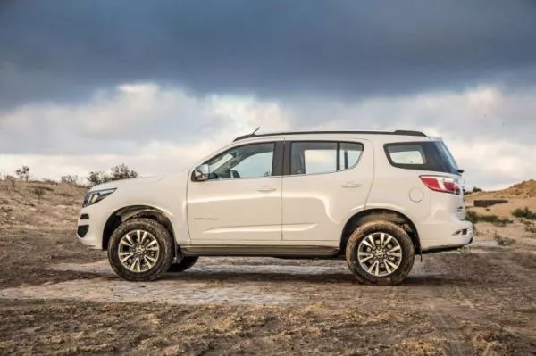 Chevrolet Trailblazer 2018 side view