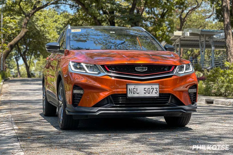 A picture of the Geely Coolray parked on a road.