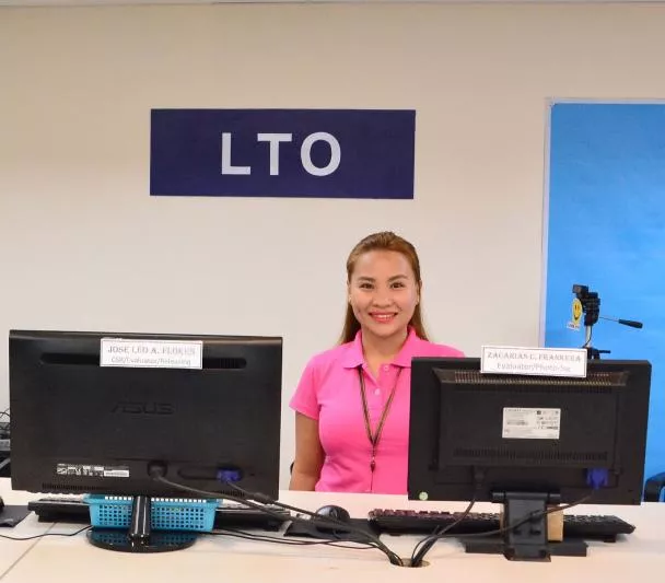 LTO information desk to support questions related to student driving license requirements 2020
