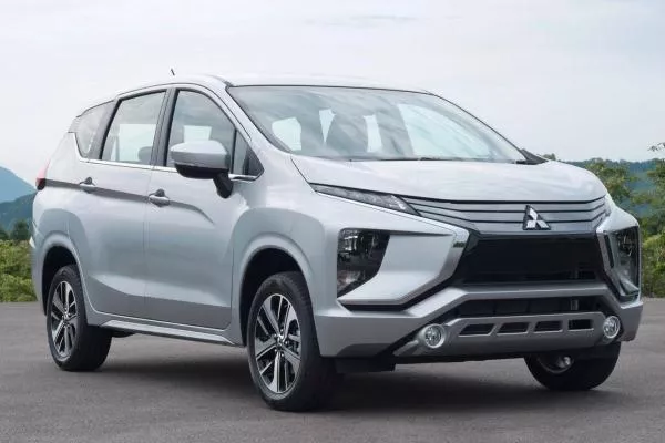 Mitsubishi Expander 2018 angular front