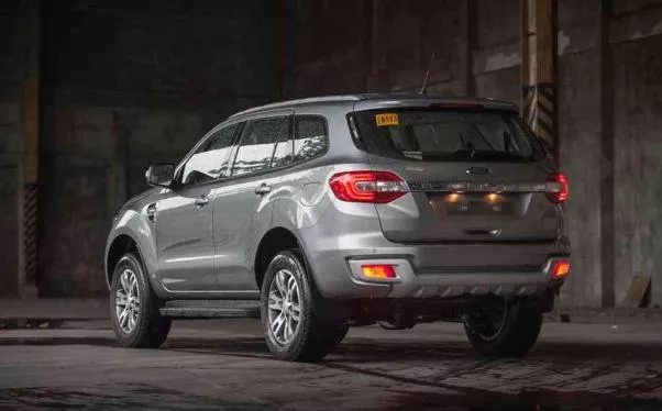 Angular rear of a Ford Everest 2018