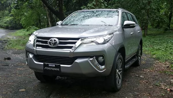 Toyota Fortuner 2018 angular front