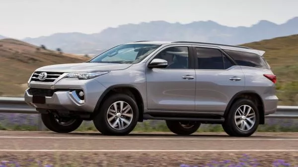 Side view of the Toyota Fortuner