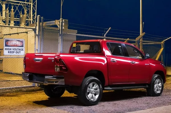 Toyota Hilux 2020 rear view