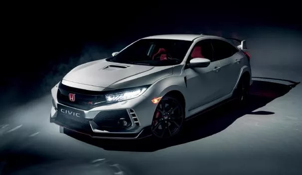 Angular front of a Honda Civic Type R