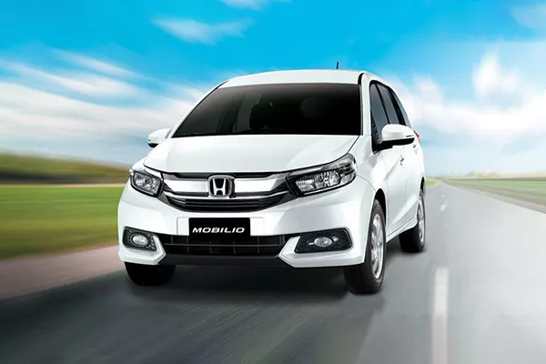 A 2019 Honda Mobilio in a simulated enviroment