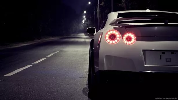 Xenon lights on the Nissan GT-R
