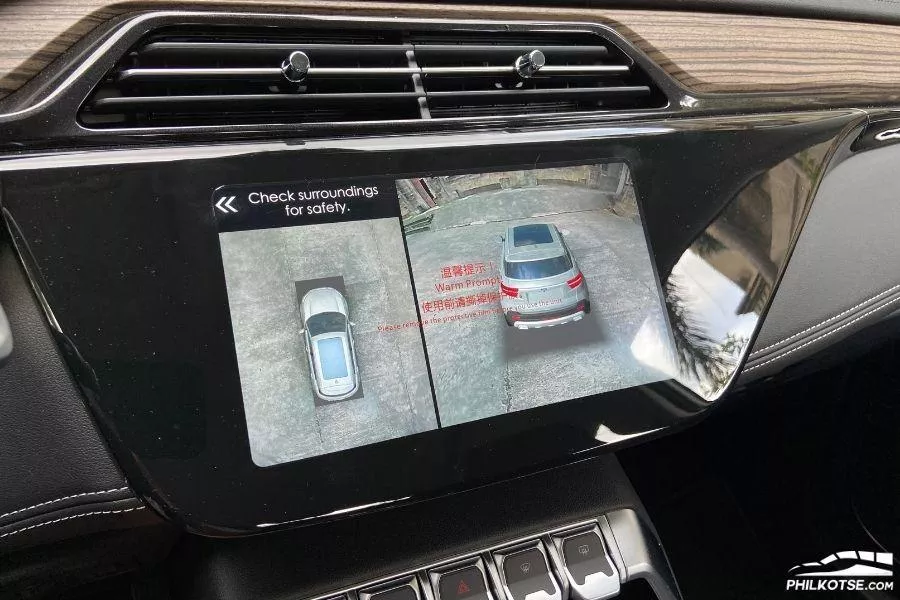 A picture of the Ford Territory's headunit.