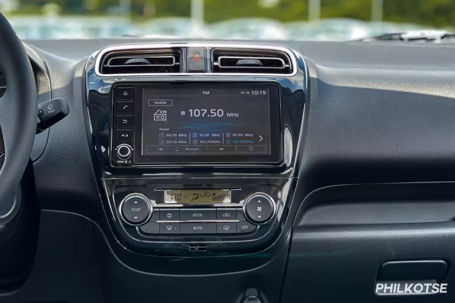 Infotainment screen in Mitsubishi Mirage G4