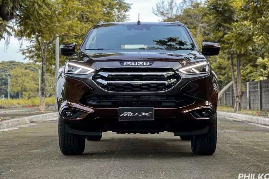 Isuzu mu-X front