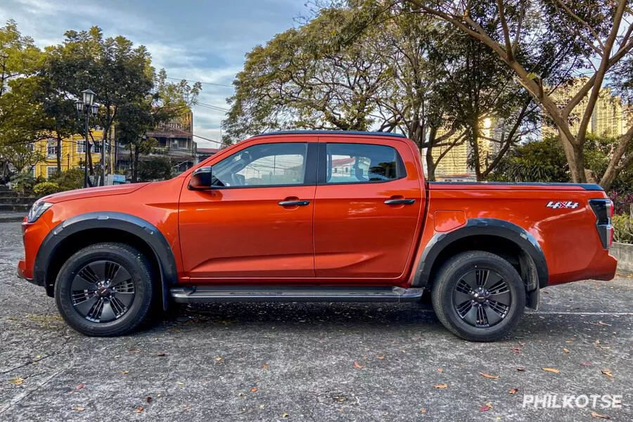 A picture of the side of the Isuzu D-Max LS-E