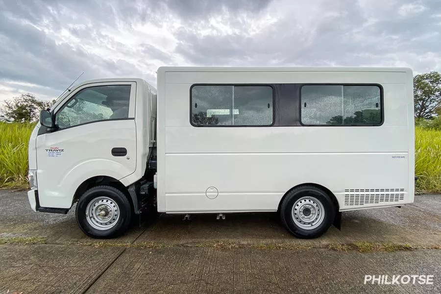 Isuzu Traviz front view