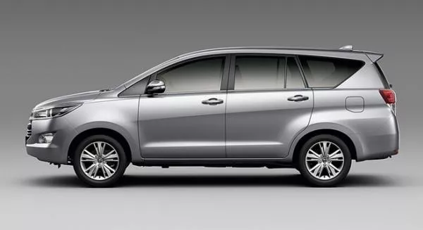 Toyota Innova 2018 side view