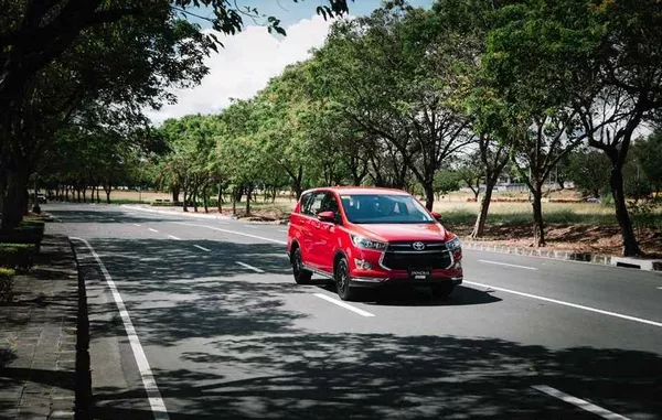 Toyota Innova Touring Sport 2018 on the road