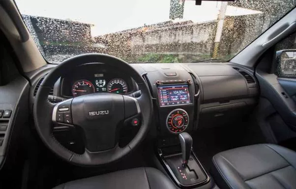 Isuzu Dmax 2018 interior