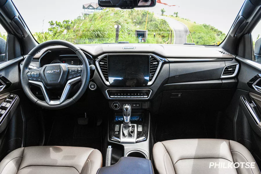 A picture of the interior of the D-Max LS-E