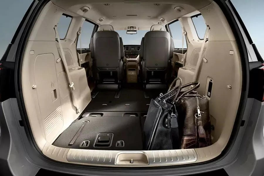Kia Grand Carnival interior view