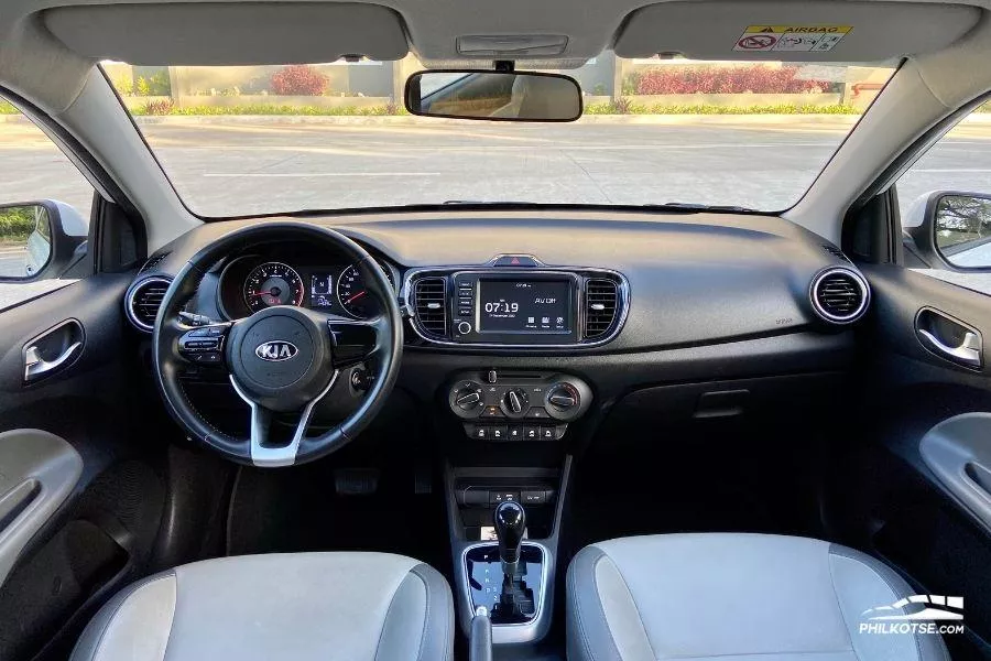 Kia Soluto interior view