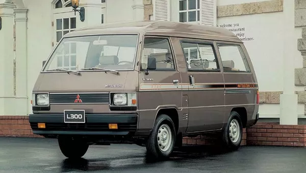 Mitsubishi L300 angular front