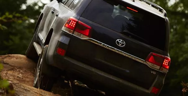 Toyota Land Cruiser 2018 rear view