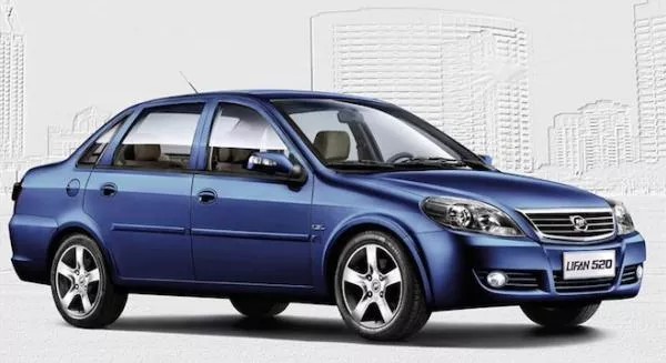 The Lifan 520 is currently the cheapest subcompact 4-door saloon on the local market angular front of the Lifan 520