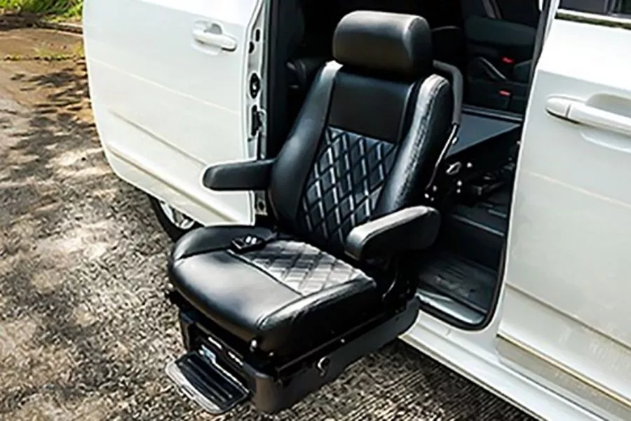 Maxus G10 swivel seat