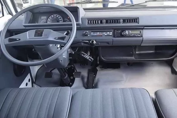 L300 interior