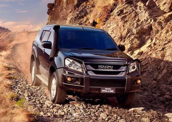 A Isuzu MU-X 2018 on the bumpy terrain