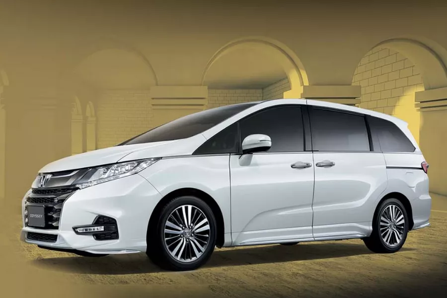 A picture of the Honda Odyssey with a 3D rendered background.