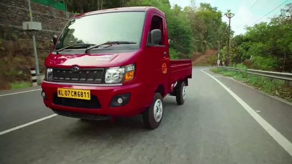 Angular front of the Mahindra Supro