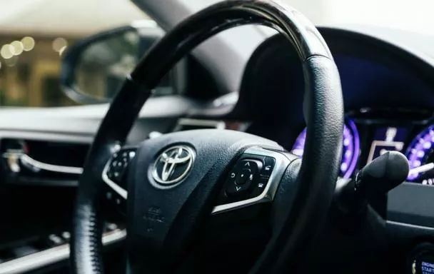 Toyota Camry 2017 steering wheel