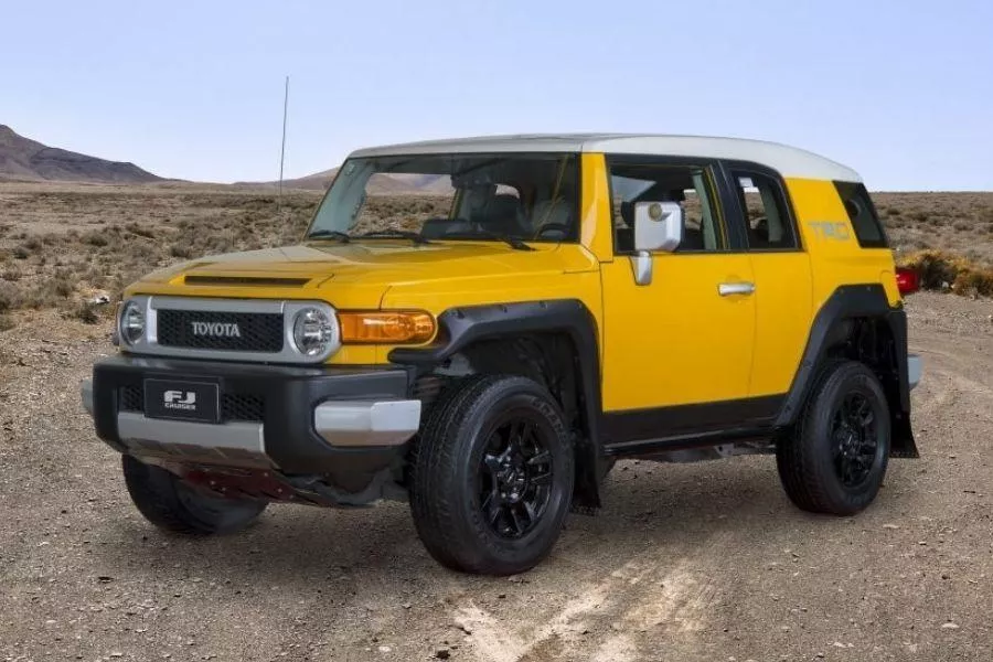 Toyota FJ Cruiser front view