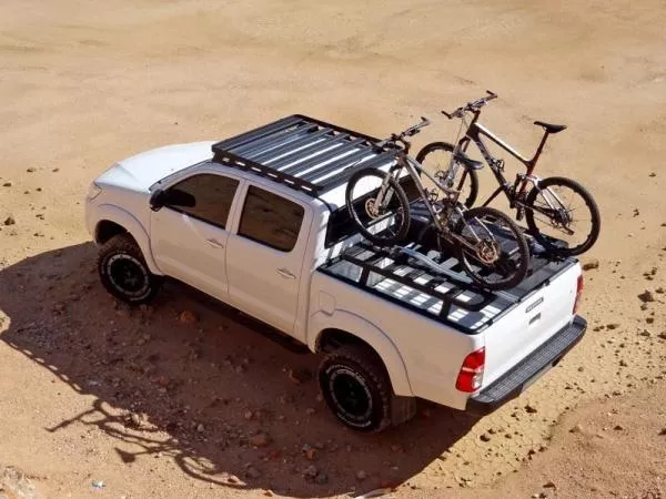 Toyota Hilux 2018 loading bikes