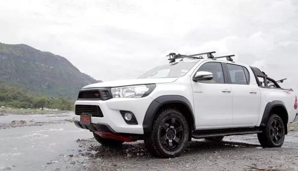 Toyota Hilux 2018 angular front