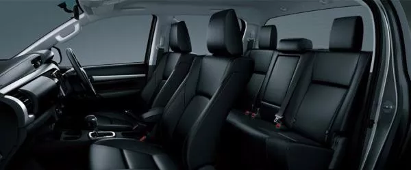 Toyota Hilux 2018 seating