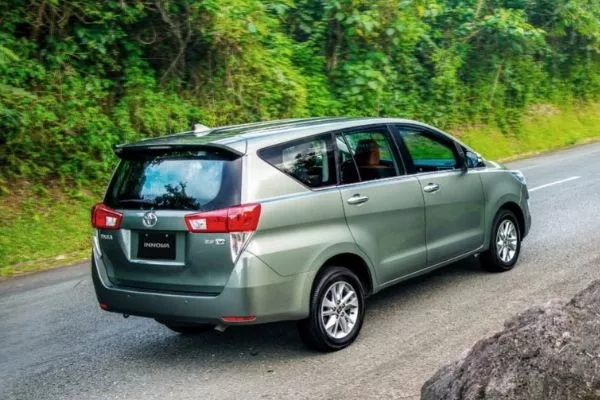 A picture of the Toyota Innova's rear