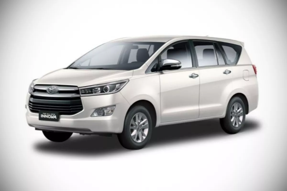 Toyota Innova front