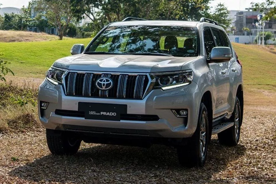 Toyota Land Cruiser Prado front view