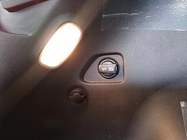 12-volt power socket and rear illumination on the 2018 hyundai tucson GLS