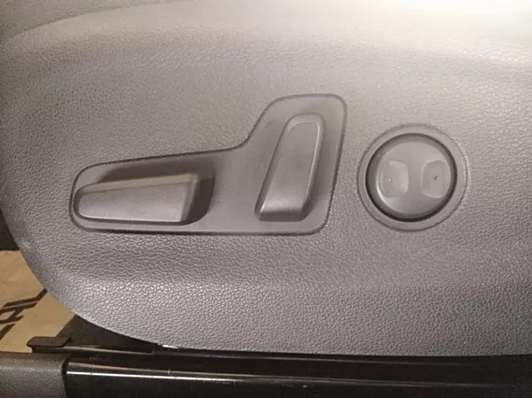 Power adjustable driver seat on the 2018 hyundai tucson