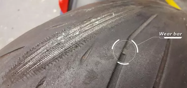 wear bars on tire\